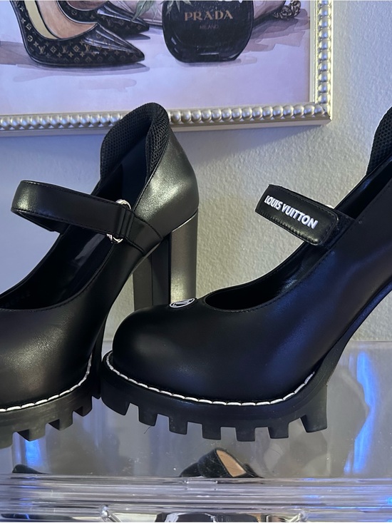 Louis Vuitton Shoes - Louis Vuitton 💎💎 Star Trail Noir Mary Jane Lug Sole High Heels Pump RARE FIND
